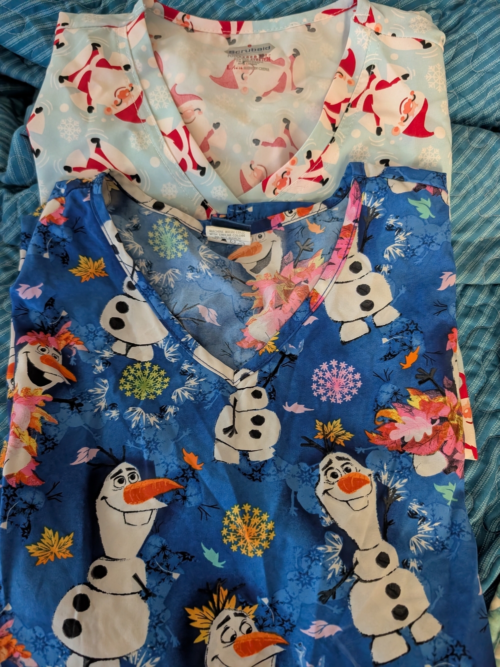 Women Olaf Frozen-Themed Scrub Top - Olaf Print- Along With Santa
